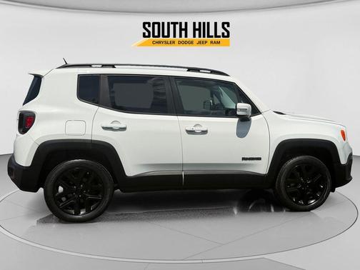 Alpine White 2017 Jeep Renegade Altitude