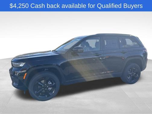 2025 Jeep Grand Cherokee Laredo