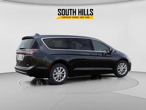 Diamond Black 2026 Chrysler Pacifica Select