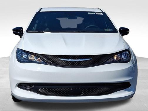 2025 Chrysler Voyager LX