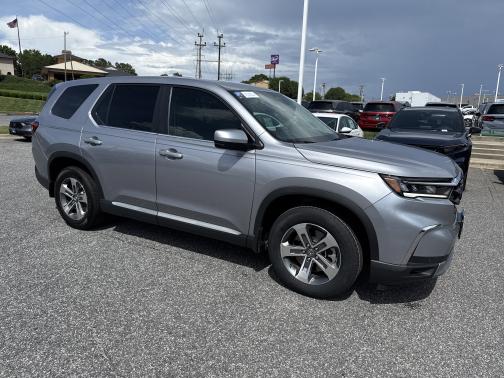 Lunar Silver Metallic 2025 Honda Pilot