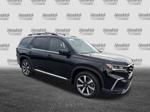 Crystal Black Pearl 2023 Honda Pilot