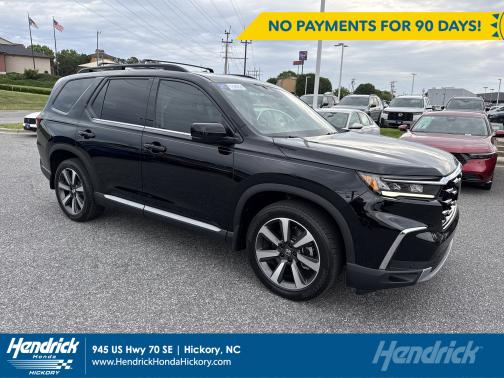 Crystal Black Pearl 2023 Honda Pilot