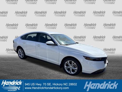 Platinum White Pearl 2025 Honda Accord