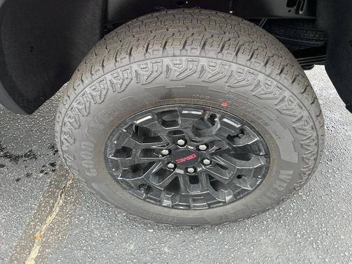 Sterling Metallic 2026 GMC Canyon Elevation