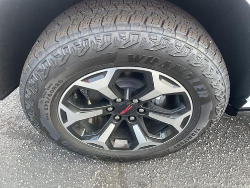 2026 GMC Yukon 4WD AT4