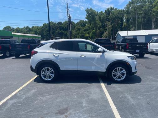 Photo 4 of 20 of 2021 Buick Encore GX Preferred