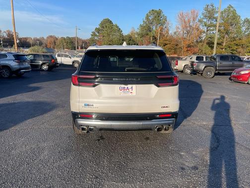 2024 GMC Acadia Denali