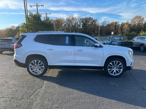 2024 GMC Acadia Denali