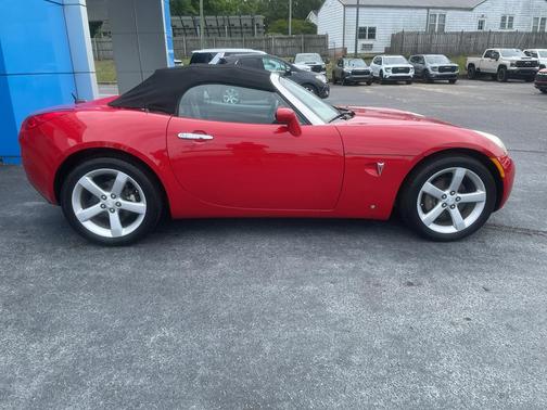 Aggressive (Victory Red) 2007 Pontiac Solstice Base