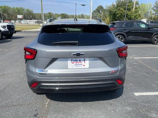 Sterling Gray Metallic 2026 Chevrolet Trax FWD 2RS