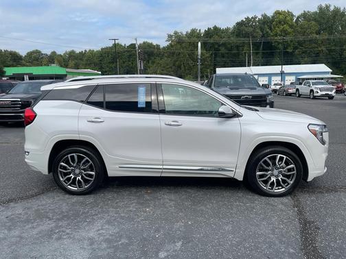 2023 GMC Terrain Denali