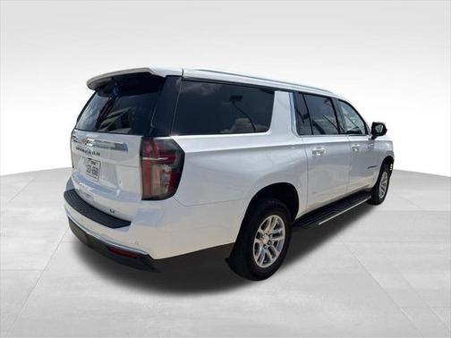 2023 Chevrolet Suburban LT