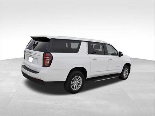 2023 Chevrolet Suburban LT