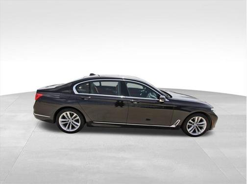2019 BMW 750 i xDrive