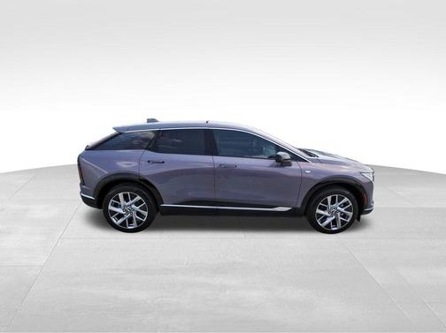 2025 Cadillac OPTIQ Luxury 1 AWD