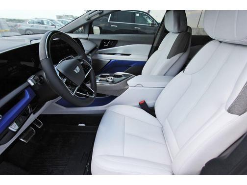 2025 Cadillac OPTIQ Luxury 1 AWD