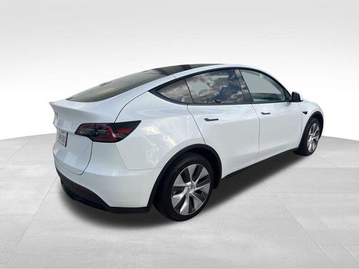 2023 Tesla Model Y RWD