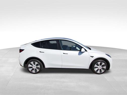 2023 Tesla Model Y RWD