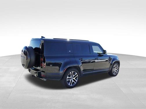 2023 Land Rover Defender 130 SE