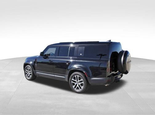 2023 Land Rover Defender 130 SE