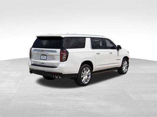 Iridescent Pearl Tricoat 2021 Chevrolet Suburban 4WD High Country