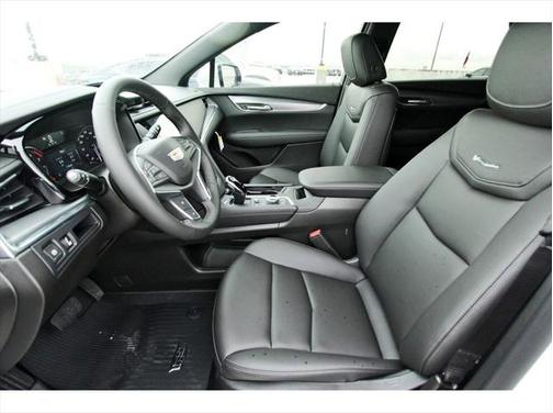 2025 Cadillac XT5 Luxury