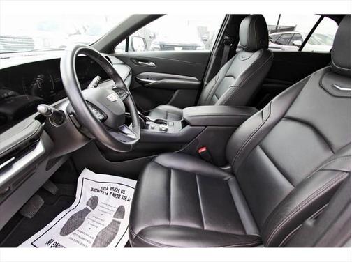 2024 Cadillac XT4 Premium Luxury