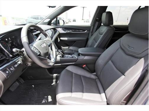 2025 Cadillac XT6 Premium Luxury FWD