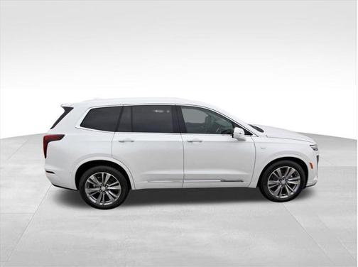 2025 Cadillac XT6 Premium Luxury FWD