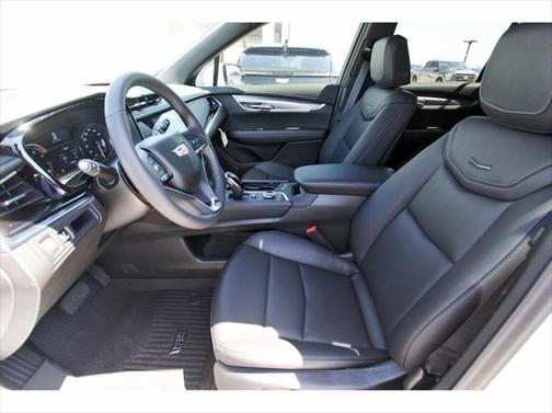 2025 Cadillac XT6 Luxury FWD