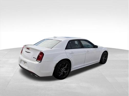 2022 Chrysler 300 S