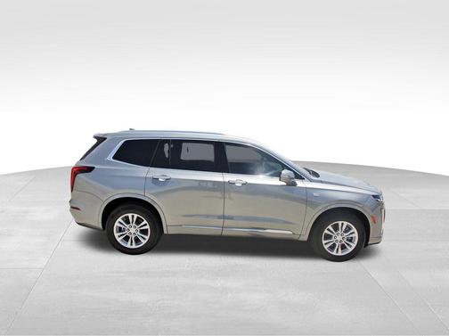 2025 Cadillac XT6 Luxury FWD