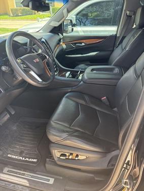 2018 Cadillac Escalade Luxury