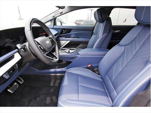 2025 Cadillac OPTIQ Luxury 2 AWD