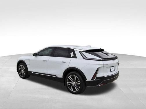 Vibrant White Tricoat 2026 Cadillac LYRIQ Luxury