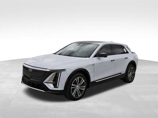 Vibrant White Tricoat 2026 Cadillac LYRIQ Luxury
