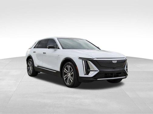 Vibrant White Tricoat 2026 Cadillac LYRIQ Luxury