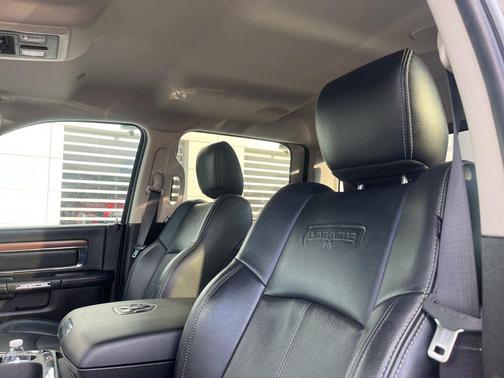 2018 RAM 2500 Laramie Crew Cab 4x4 6'4' Box