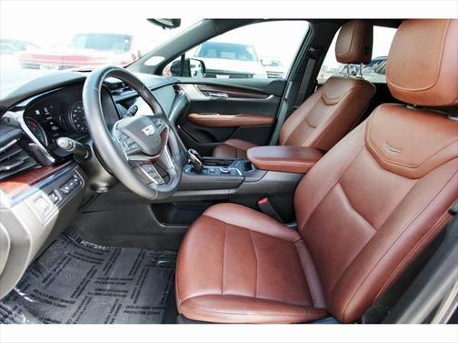 2022 Cadillac XT5 Premium Luxury