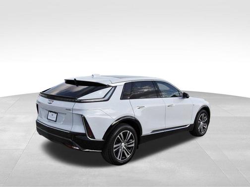 Vibrant White Tricoat 2026 Cadillac LYRIQ Luxury
