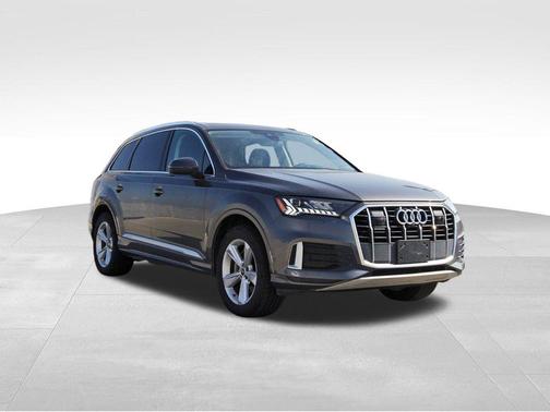 2024 Audi Q7 45 Premium Plus
