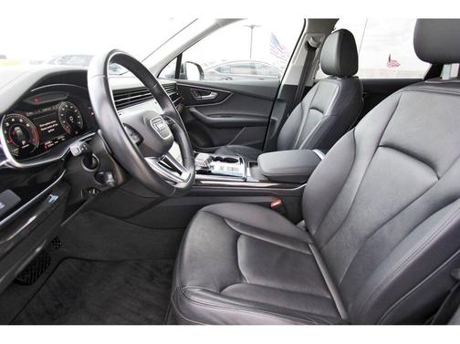 2024 Audi Q7 45 Premium Plus
