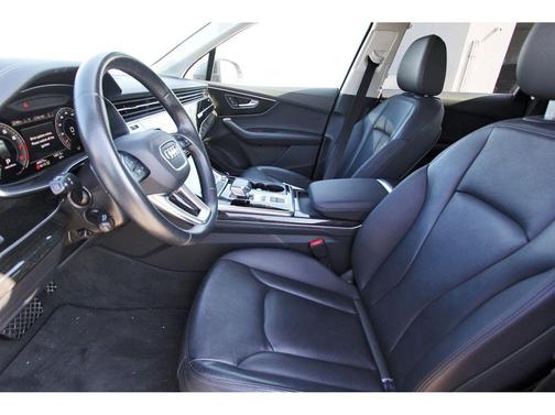 2024 Audi Q7 45 Premium Plus