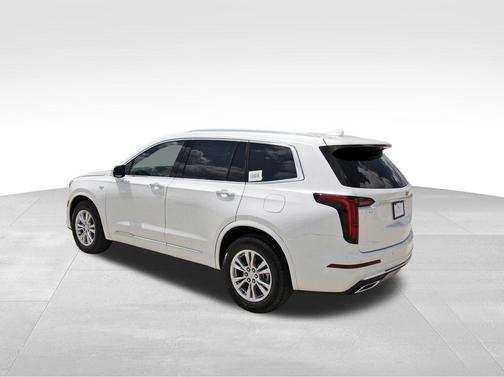 2025 Cadillac XT6 Luxury FWD