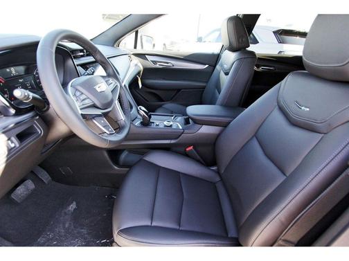 2025 Cadillac XT5 Luxury