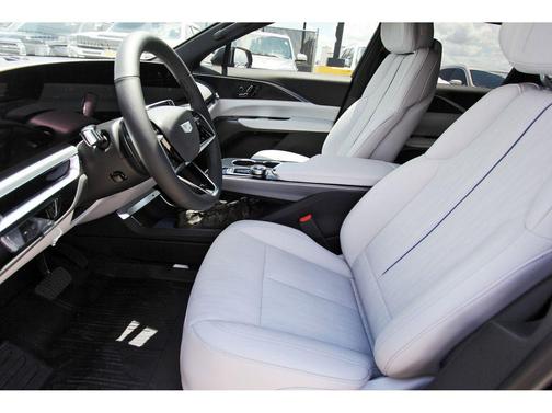 2025 Cadillac LYRIQ Sport