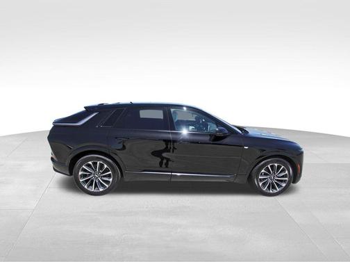 2025 Cadillac LYRIQ Sport