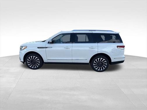 2023 Lincoln Navigator Black Label