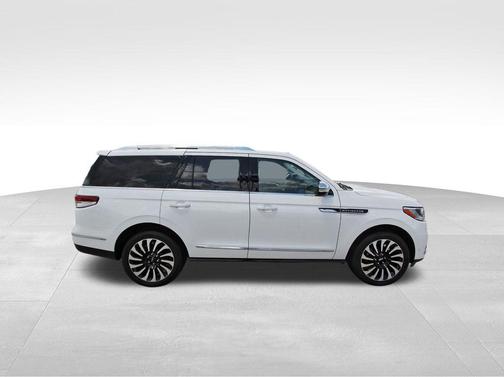 2023 Lincoln Navigator Black Label